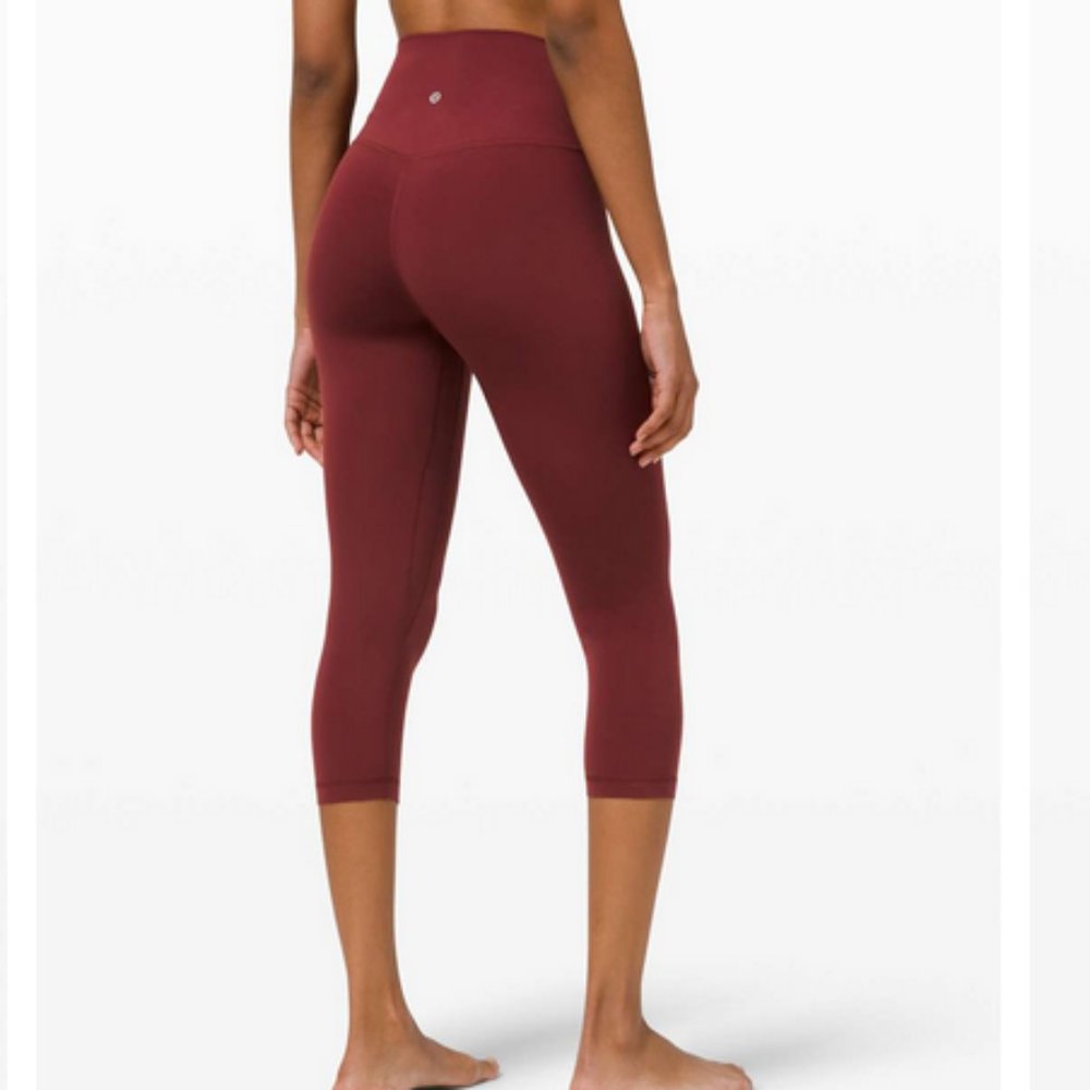 NWOT Lululemon Align Crop